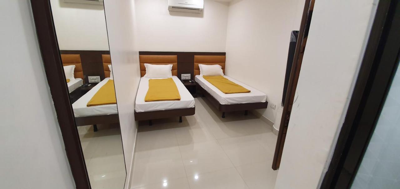 Hotel N K Bhuj Eksteriør bilde