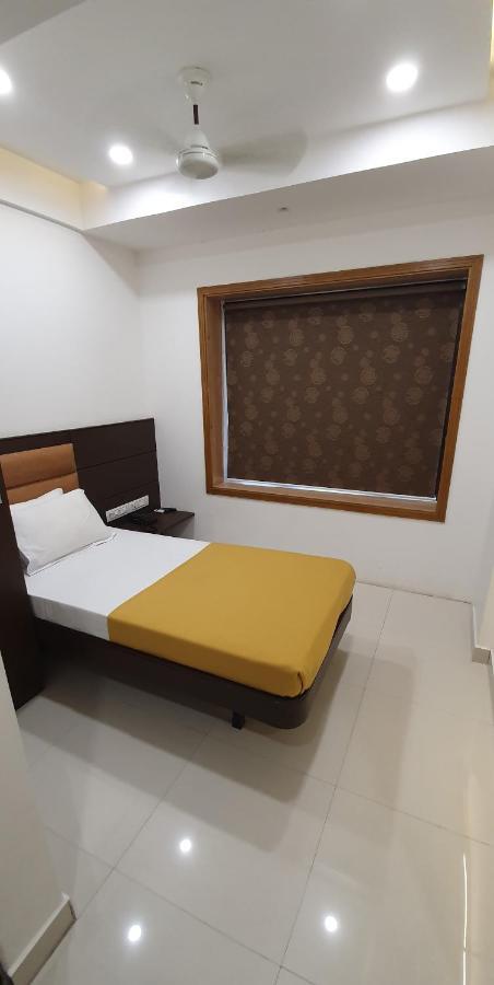 Hotel N K Bhuj Eksteriør bilde