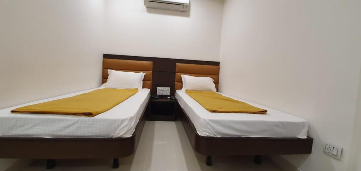 Hotel N K Bhuj Eksteriør bilde